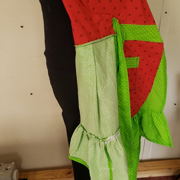 Watermelon Ruffled Kitchen Apron with Pockets - Picture 7 of 7